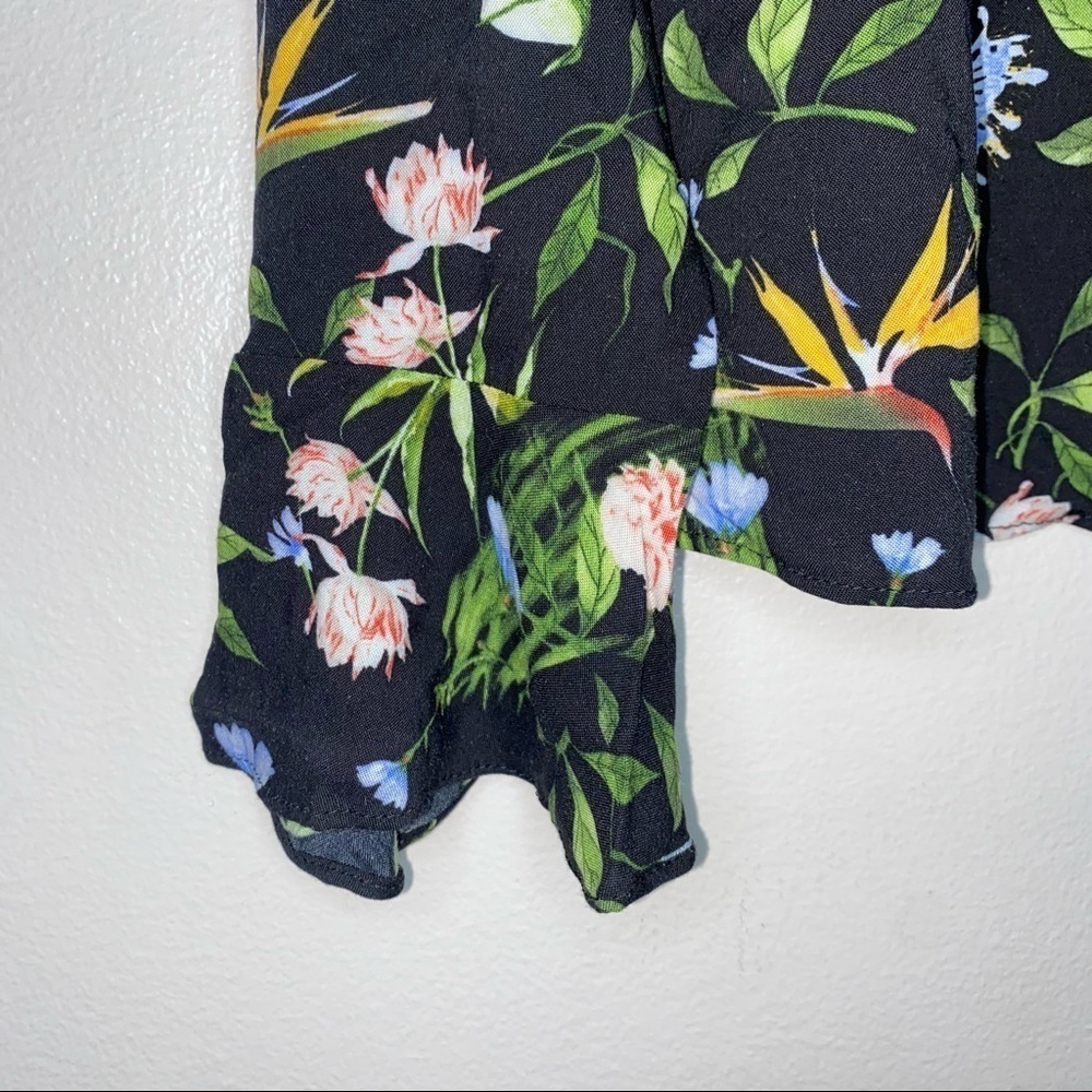 NWT Julie Billiart Floral Long Sleeve Keyhole Top - Picture 7 of 7